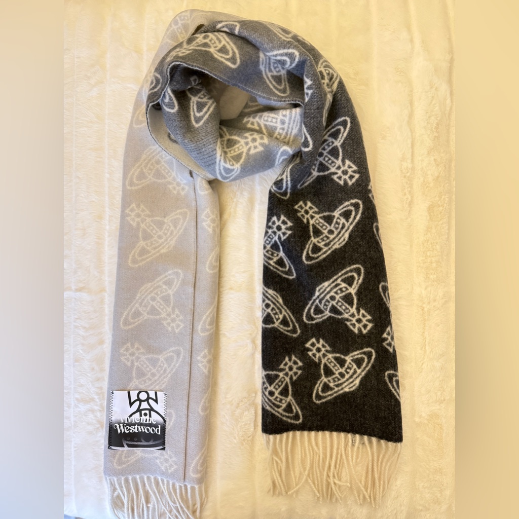 Vivienne Westwood Gradient Color Scarf